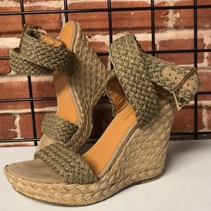 Stuart Weitzman Alex Swamp Crochet wedge size 7.5